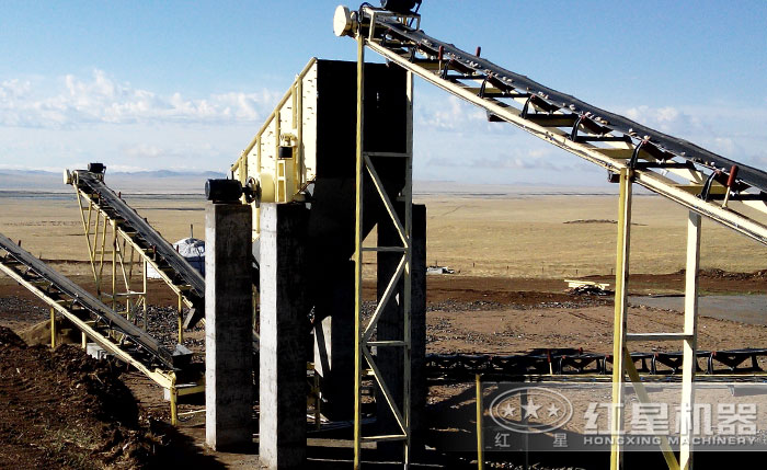 振動(dòng)篩沙機(jī)還是可移動(dòng)的好，流動(dòng)作業(yè)隨時(shí)轉(zhuǎn)場(chǎng)