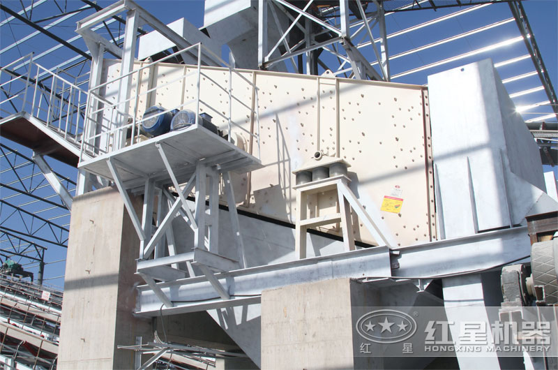 振動(dòng)篩制造廠家就找河南紅星，固定式、移動(dòng)式都有