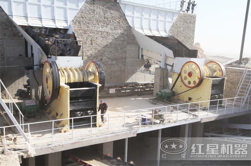 碎石機工作現場實拍