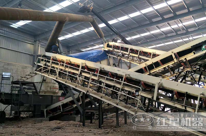 花崗巖石制砂、場地有限怎么辦？這臺移動制沙機幫你搞定