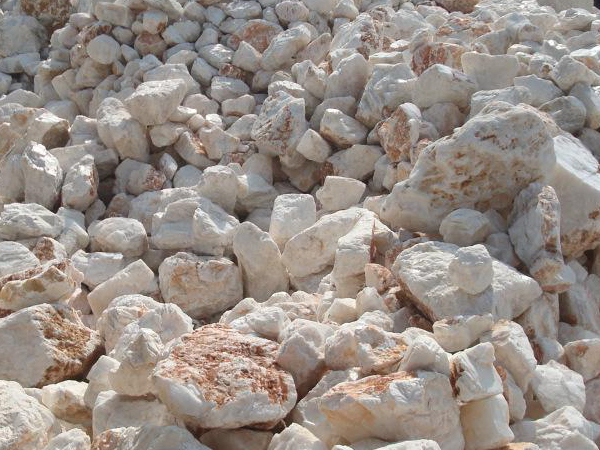 方解石磨粉生產(chǎn)設(shè)備與流程分析，生產(chǎn)廠家介紹