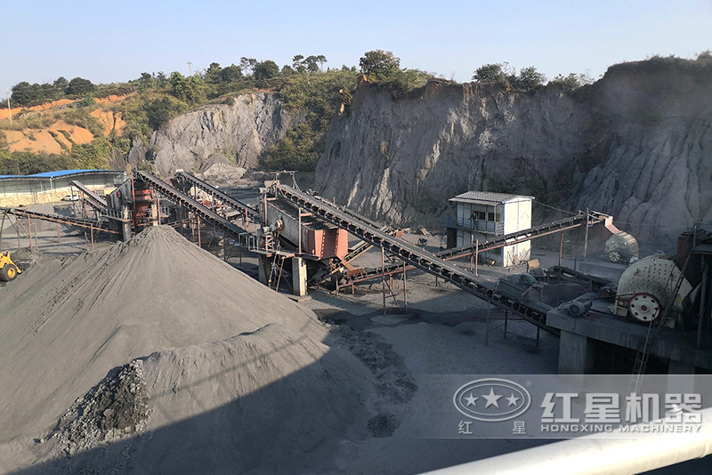 錘式破碎機(jī)配置一條生產(chǎn)線(xiàn) 錘式破碎機(jī)配置一條生產(chǎn)線(xiàn)